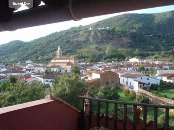Terraza de la casa rural Los Madroñeros