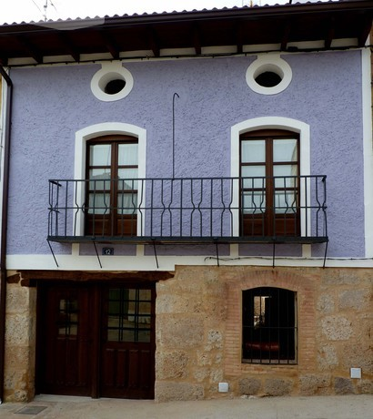 Fachada Princiapal de la casa rural Casa Azul de la Ribera del Duero