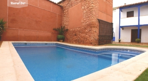 Piscina de la casa rural El Palomar