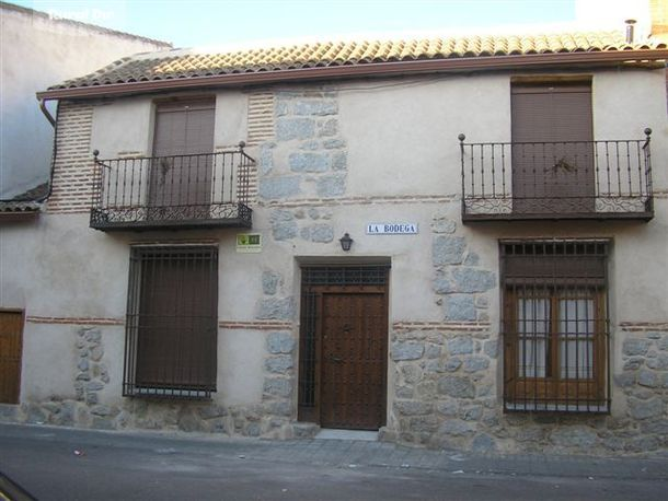 Fachada de la casa rural La Bodega