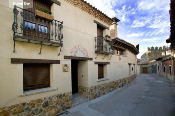 Fachada de la casa rural Villa de Urueña "Casa de los Beatos""