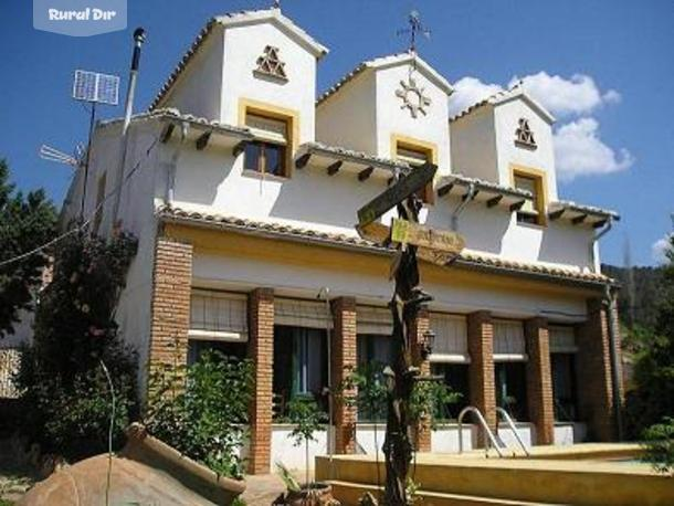 Escuela de la casa rural Alojamiento Rural la Pendolera