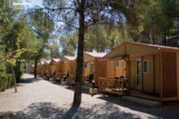 Bungalows de 5 y 6 plazas de la casa rural Cabañas Altomira