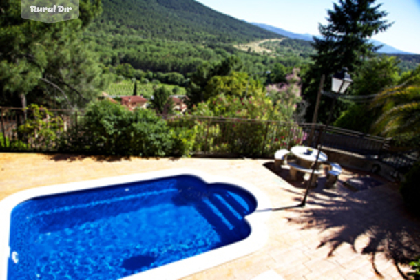 La piscina de la casa rural El Rincón del Tiétar