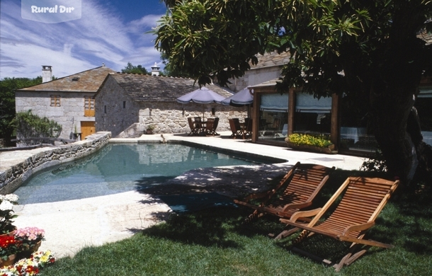 Piscina de Casa Grande da Fervenza de la casa rural A Fervenza Casa Grande y Restaurante