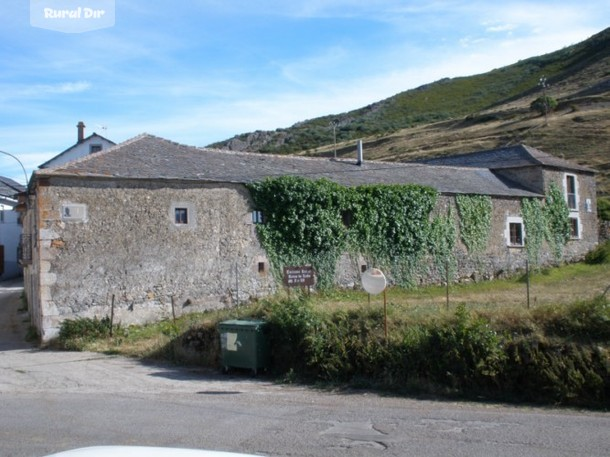 fachada norte de la casa rural Reino de León II