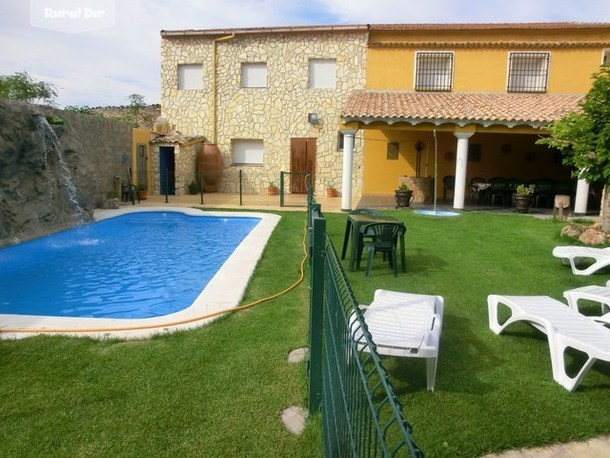 piscina de la casa rural Casa rural posada el cañavate