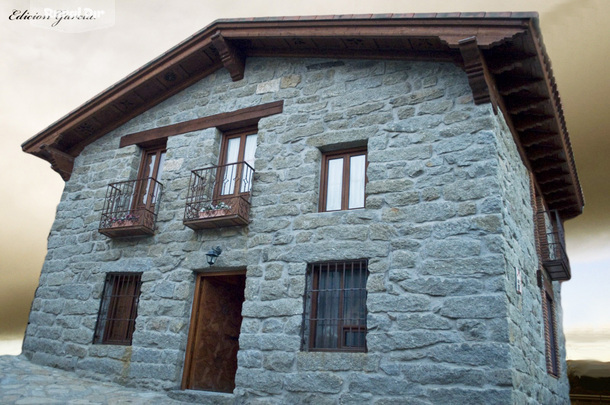 fachada de la casa rural El Mirador del Alberche 1