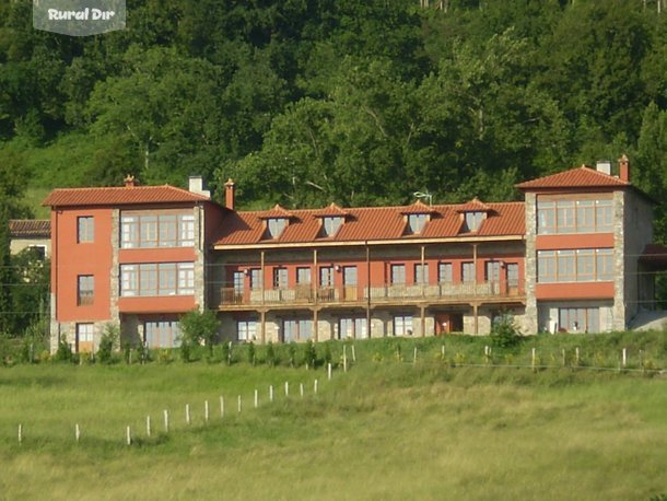 Exterior de la casa rural Escuelas de Fuentes