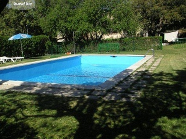 Piscina privada de la casa rural La Galana de Navares