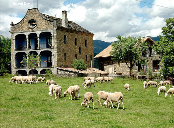 fachada principal de la casa rural Casa Arana - Parque Nacional de Ordesa y MontePerdido