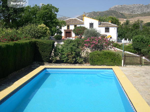 Principal con piscina de la casa rural Villa San Antonio