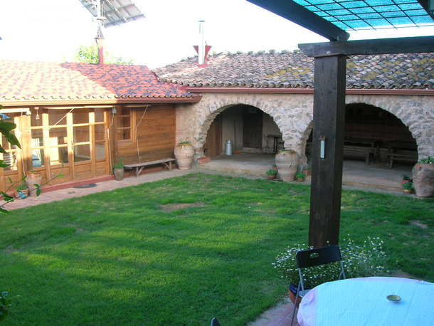 patio de la casa rural Masia cal guim