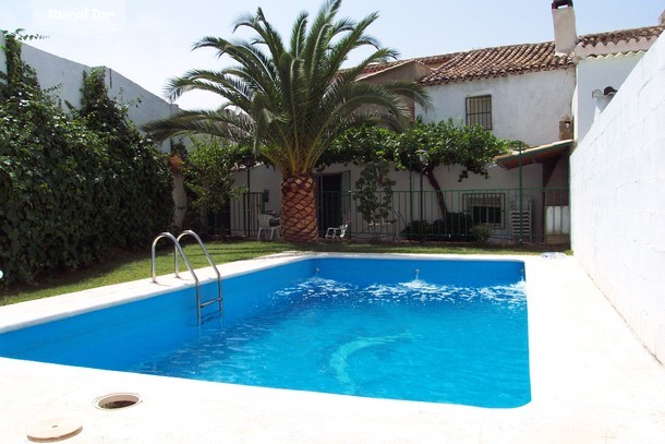 piscina de la casa rural Casa camponubes