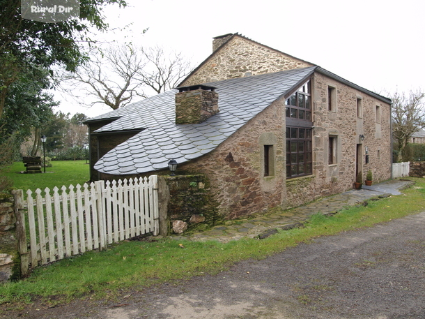 FACHADA PRINCIPAL de la casa rural Rodeo da casa