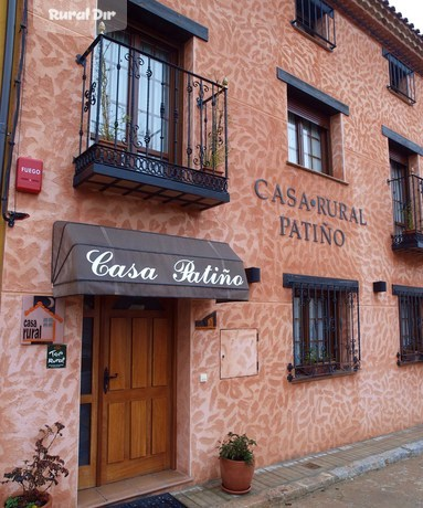 Fachada principal de la casa rural Casa rural patiÑo