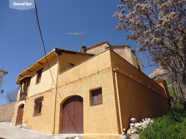 FACHADA de la casa rural Espuelarural