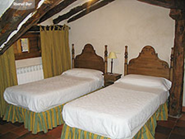 Dormitorio de la casa rural La Tena de Casla