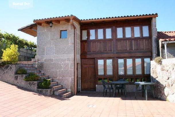 Fachada de la casa rural Casa O Rozo