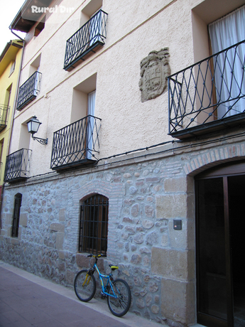 fachada de la casa rural Casa Rural El Caracol