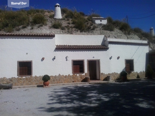 fachada cueva 2 de la casa rural Cuevas Lourdes