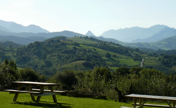 jardin-mirador con vistas panorámicas de la casa rural Hotel rural El halcón peregrino