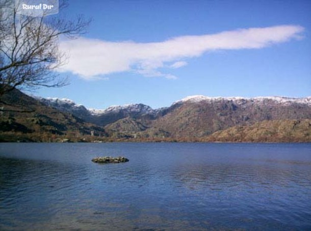 Lago desde El Chiringuito de la casa rural Hostal César