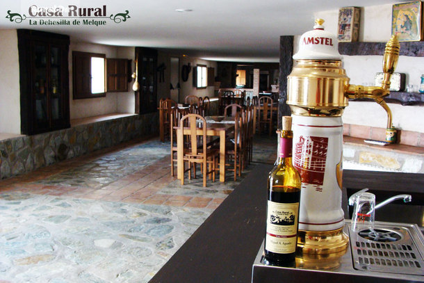Barra de bar de La Dehesilla de melque de la casa rural Casa Rural "La Dehesilla de Melque"