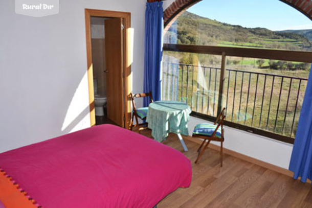 Habitación con vistas al valle de la casa rural Molí de Tartareu (masia rural)