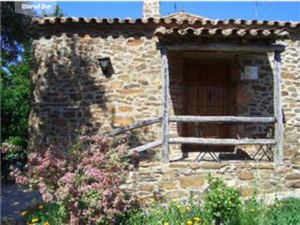 El Olivo -fachada de la casa rural El Jiniebro-Casita El Olivo
