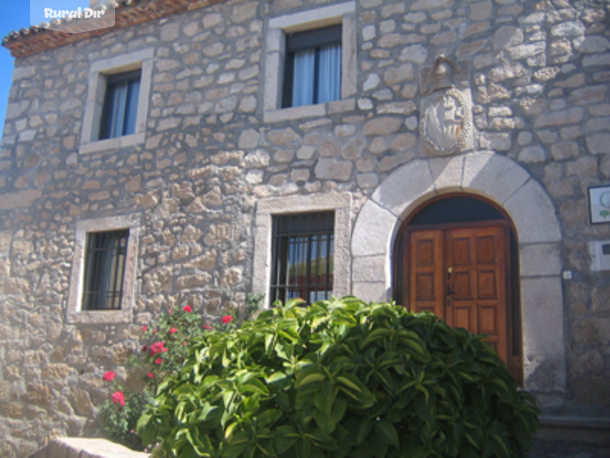 Fachada de la casa rural C.R."Carvajal" Birdwatching Centre