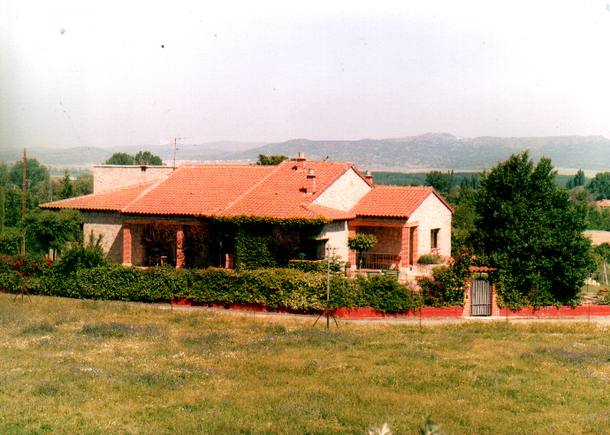 Fachada de la casa rural C. Las Navas