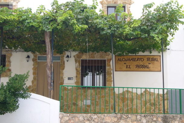 entrada de la casa rural Alojamiento rural el parral