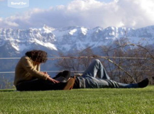 En el jardín... relajándose de la casa rural Cal Rei