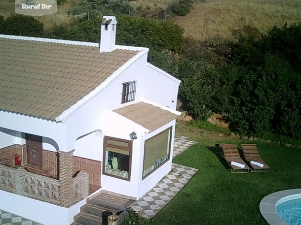 Casa y jardín de la casa rural VILLA LOS ALMENDROS