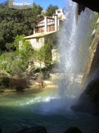 Molino y rio de la casa rural Molí de Sotorres