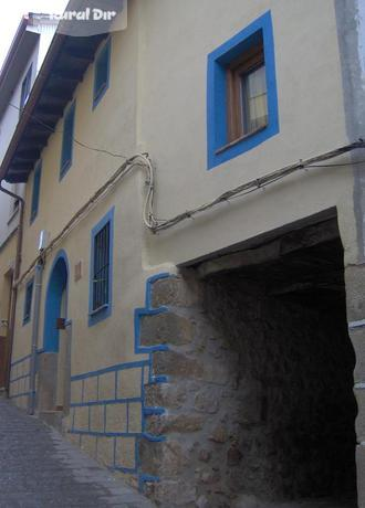 fachada principal de la casa rural Casa rural eltomillar