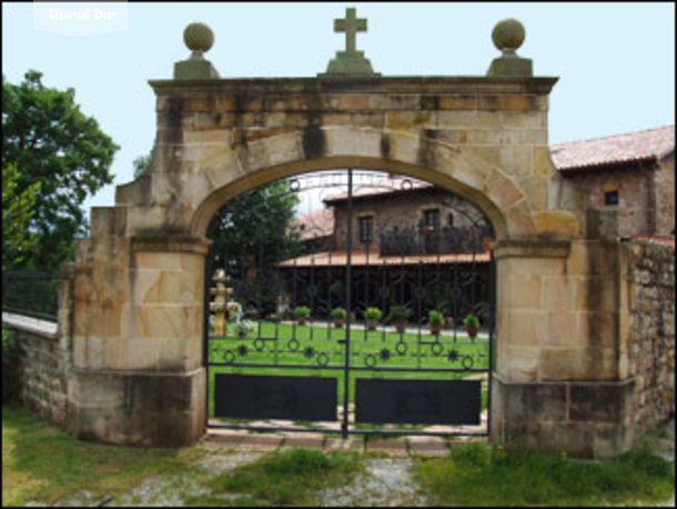 ENTRADA de la casa rural Posada real la montaÑesa