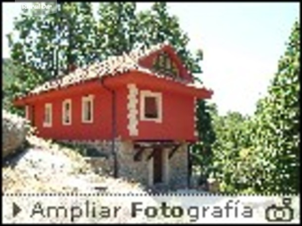 Fachada de la casa rural C. Chopera del Rio