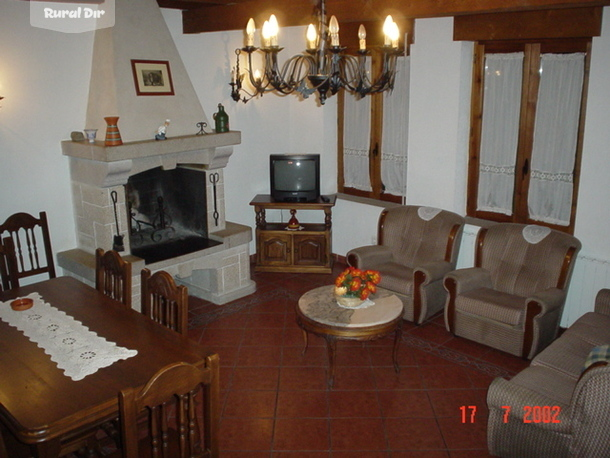 Salón de la casa rural C. del Tio Claudio I y II