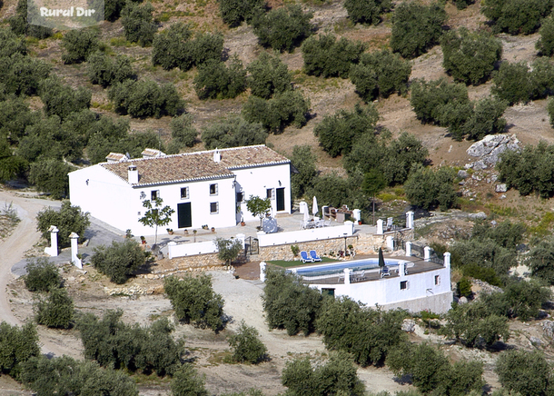 VISTA AEREA de la casa rural Cortijo entresierras