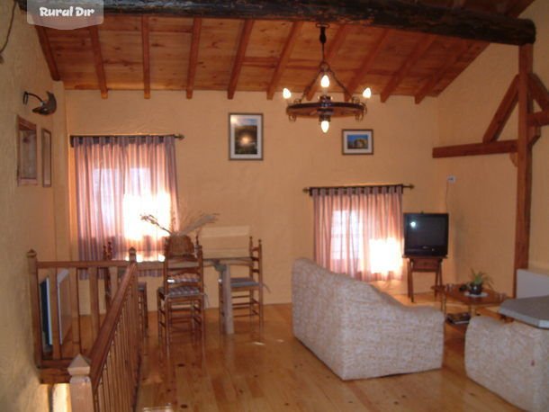 Salón de la casa rural C.Mira al Centro de Gredos