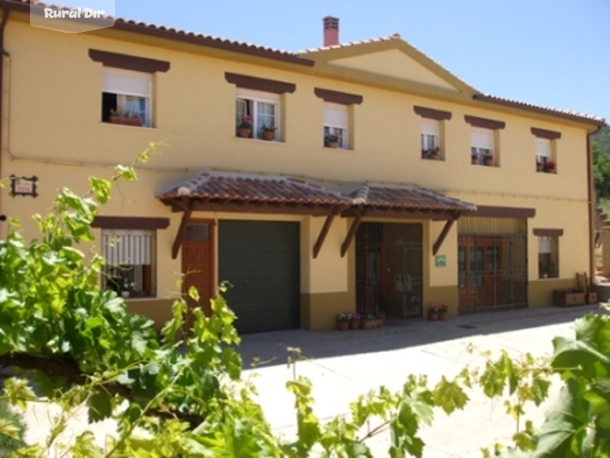 La Bodega del Abuelo: fachada de la casa rural La  bodega del abuelo