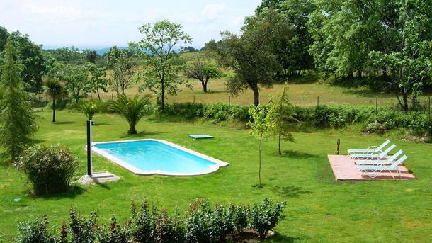 Piscina de la casa rural Chozos de Tejea