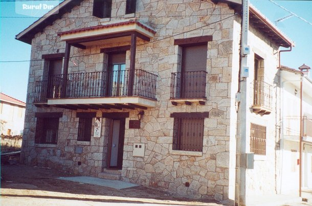 Fachada de la casa rural C.La Casilla de la Tia Julia