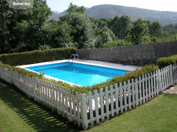 Piscina de la casa rural C.Los Chendas