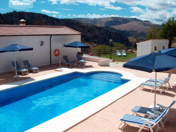 Piscina de la casa rural Cortijo Fuente Marchal