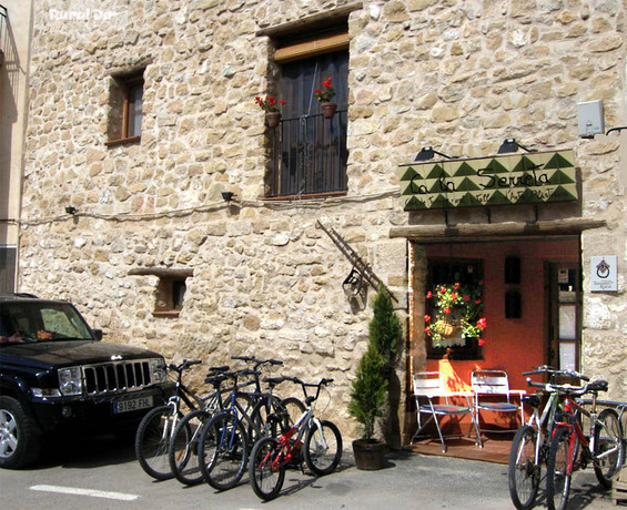 Entrada a Ca la Serreta de la casa rural Ca la Serreta