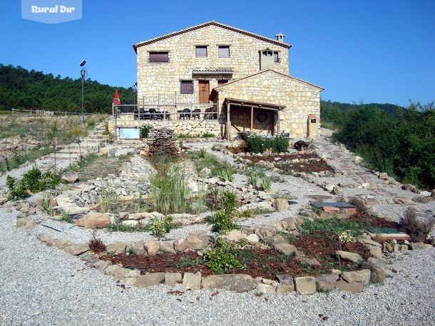 Estanque  de la casa rural El fresno