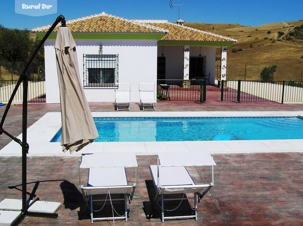 piscina de la casa rural El Retiro del Abuelo